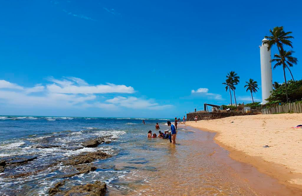 Farol de Praia do Forte